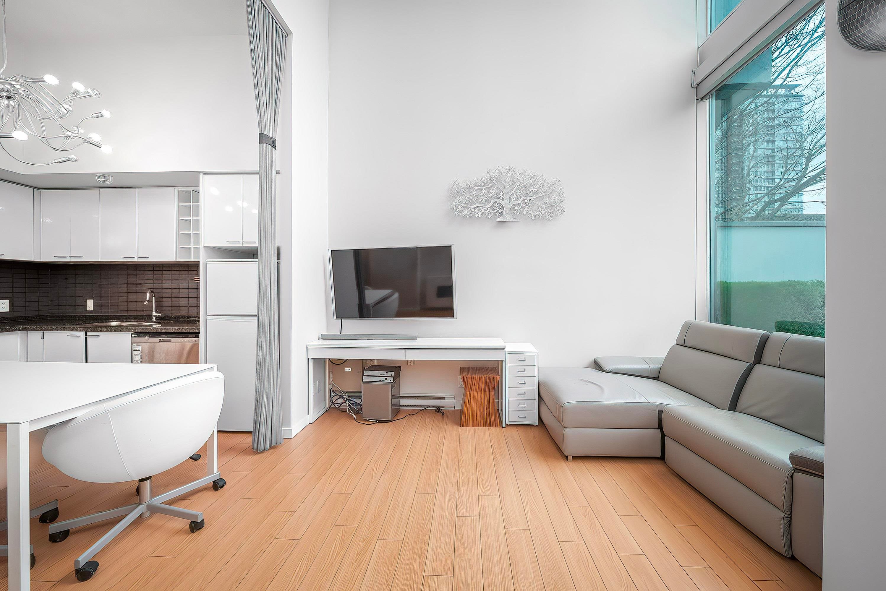 119 Regiment Square, Vancouver, BC