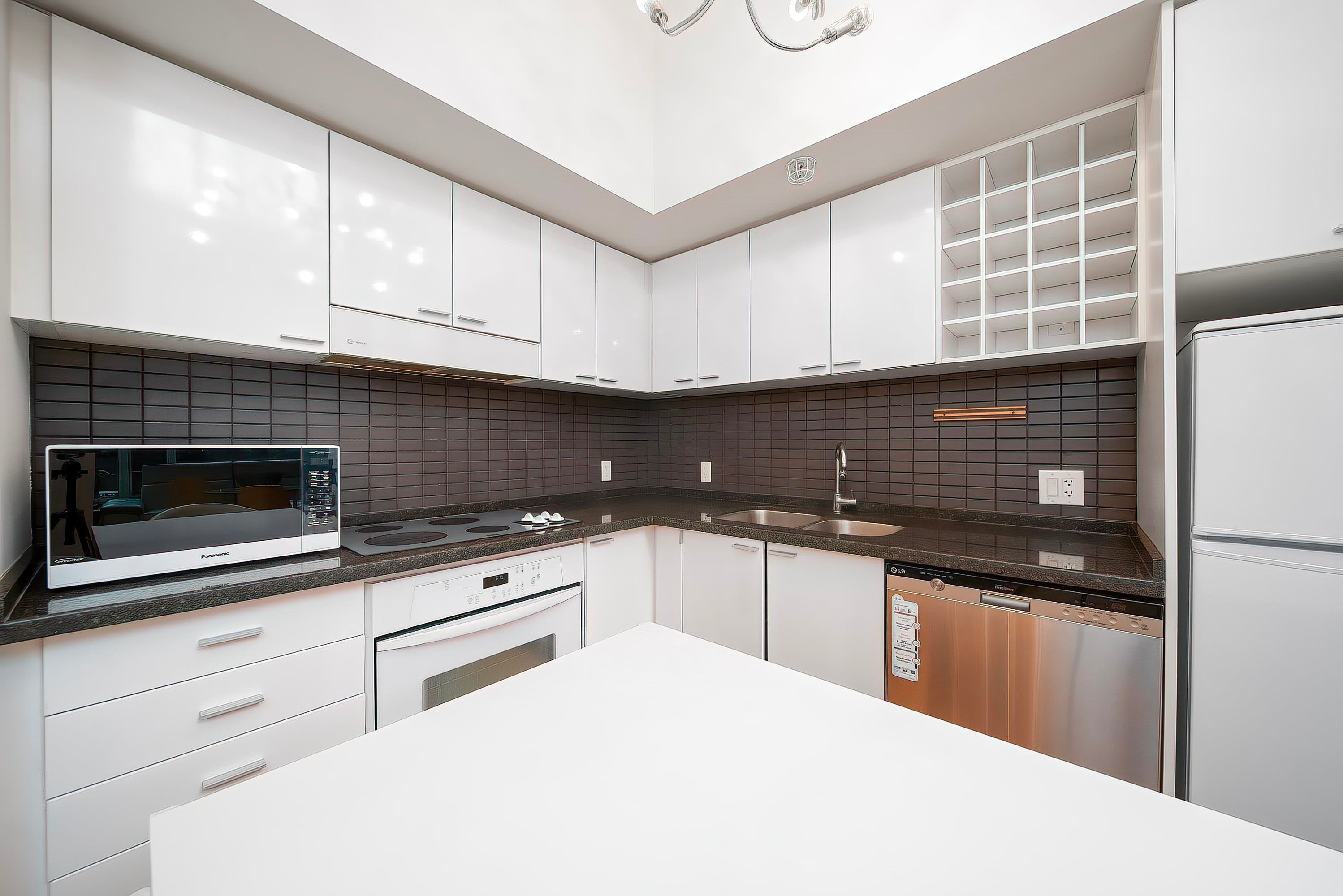 119 Regiment Square, Vancouver, BC