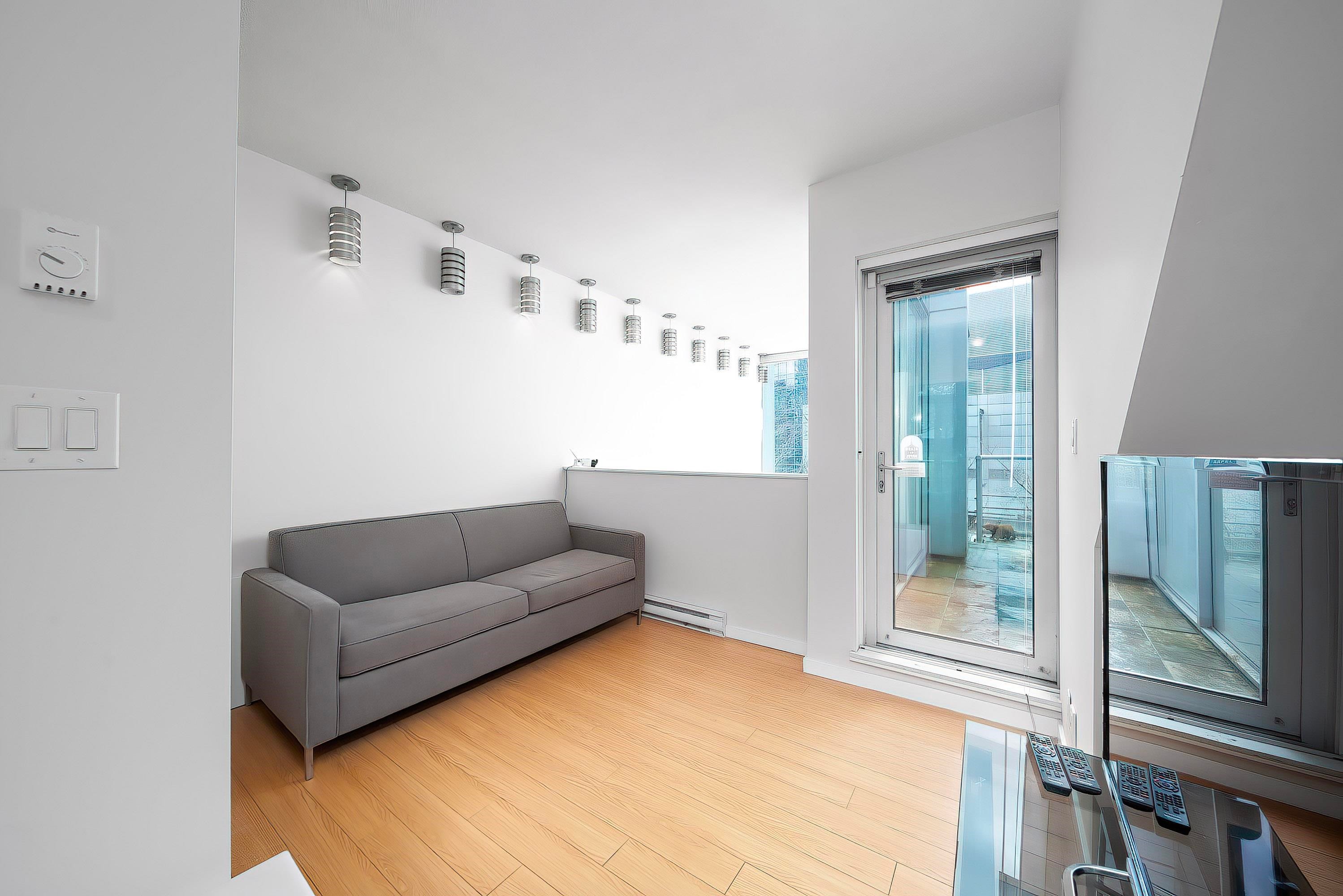 119 Regiment Square, Vancouver, BC