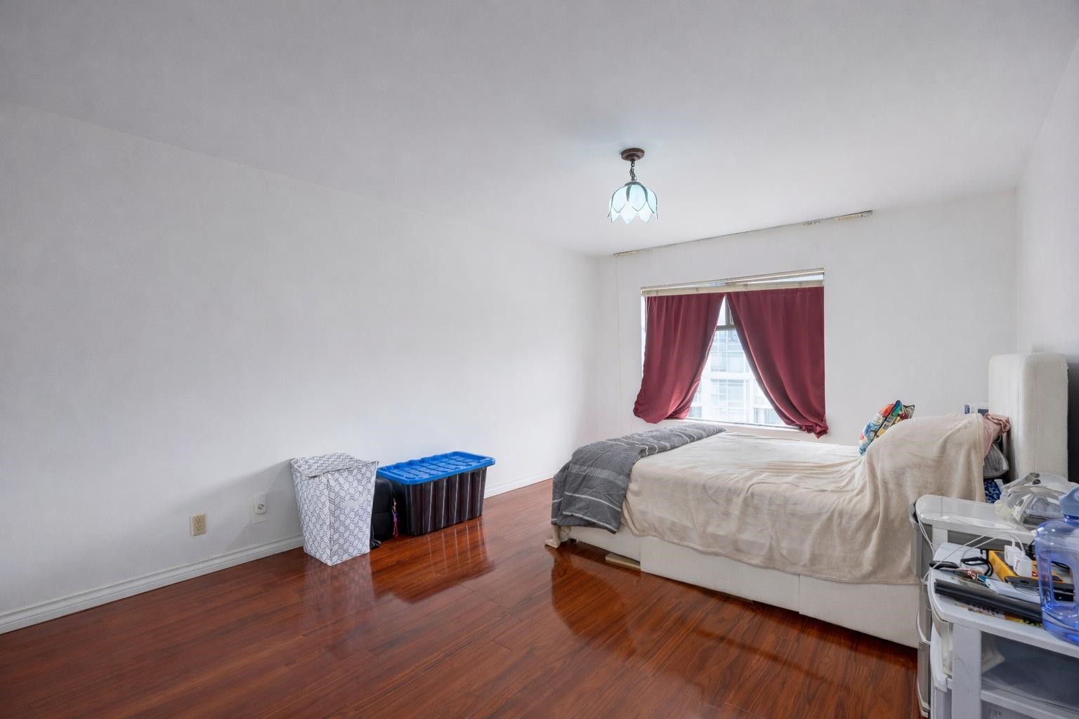 902-615 Belmont Street, New Westminster, BC - Indoor Photo Showing Bedroom