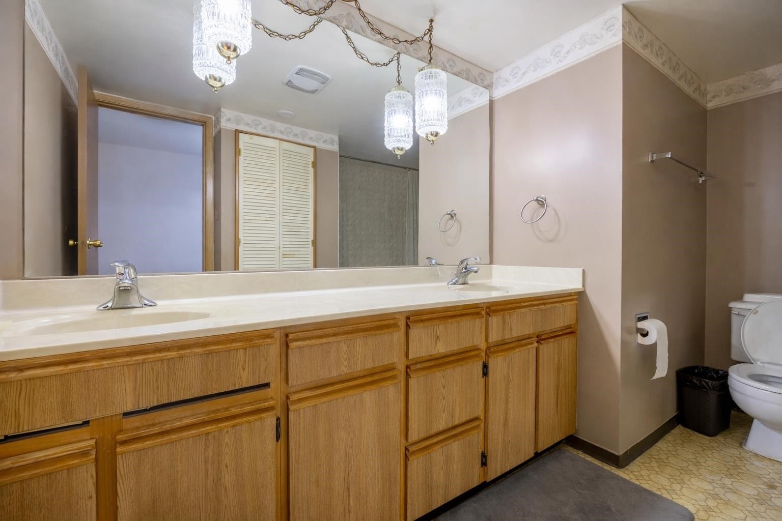 902-615 Belmont Street, New Westminster, BC - Indoor Photo Showing Bathroom