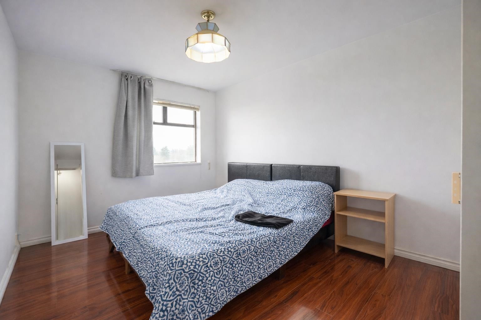 902-615 Belmont Street, New Westminster, BC - Indoor Photo Showing Bedroom
