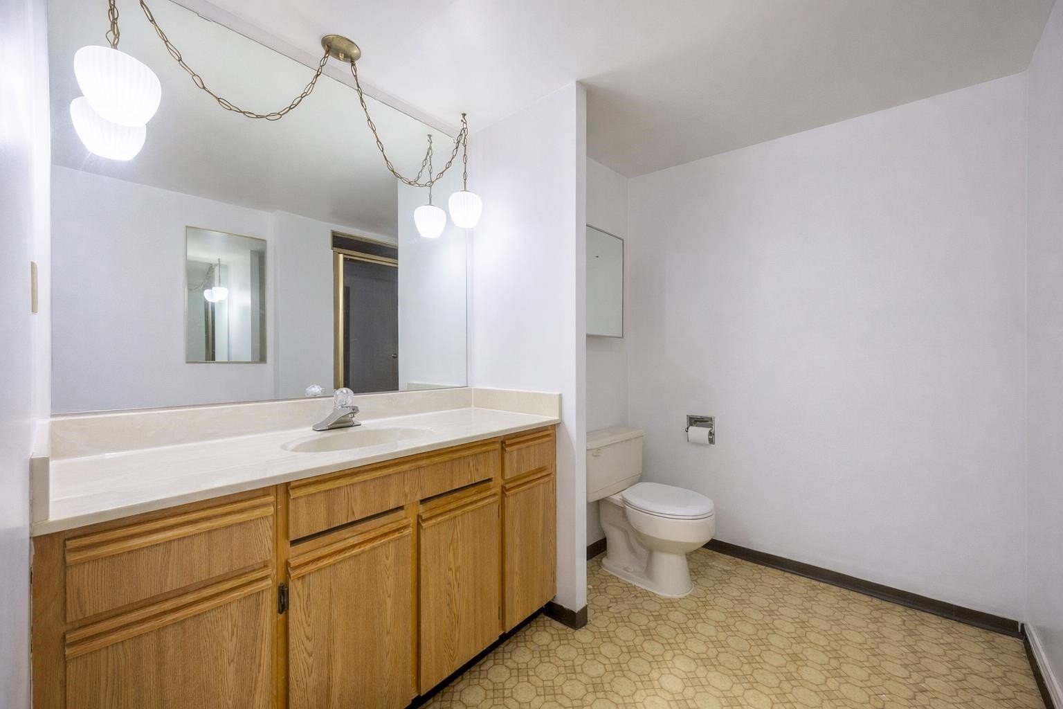 902-615 Belmont Street, New Westminster, BC - Indoor Photo Showing Bathroom