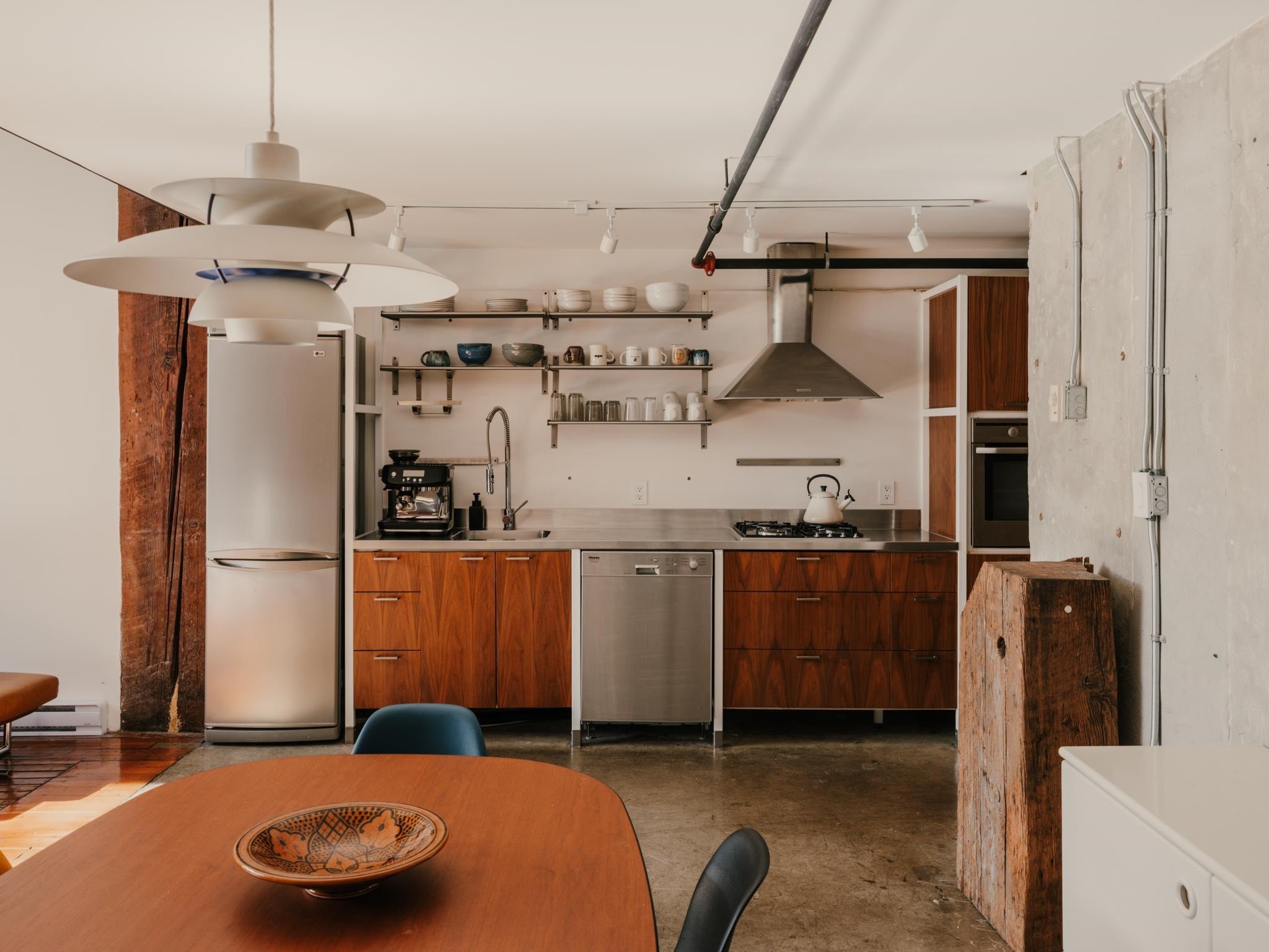 87 Cordova Street E, Vancouver, BC