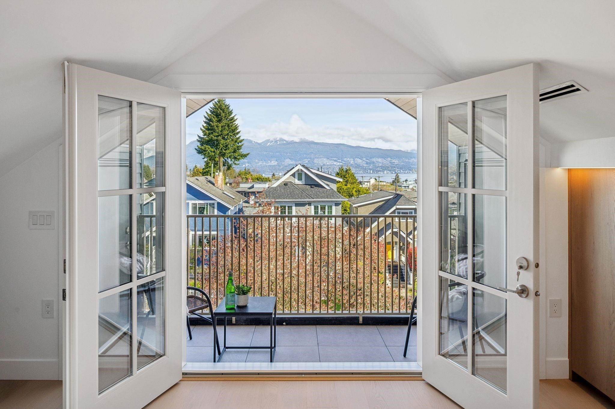 1-3642 West 20Th Avenue, Vancouver, BC