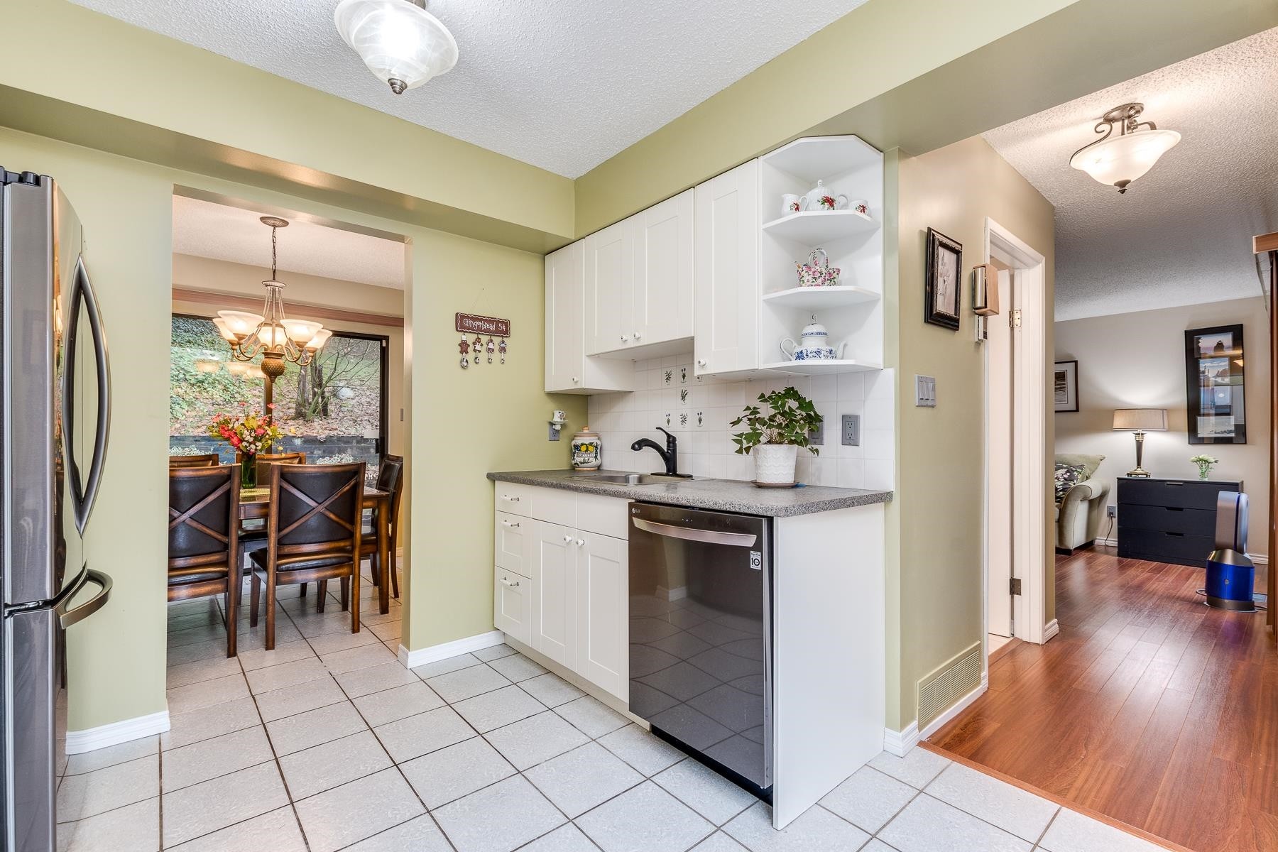 507 Cambridge Way, Port Moody, BC