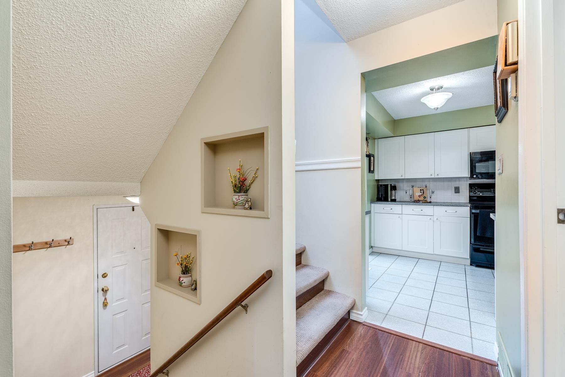 507 Cambridge Way, Port Moody, BC