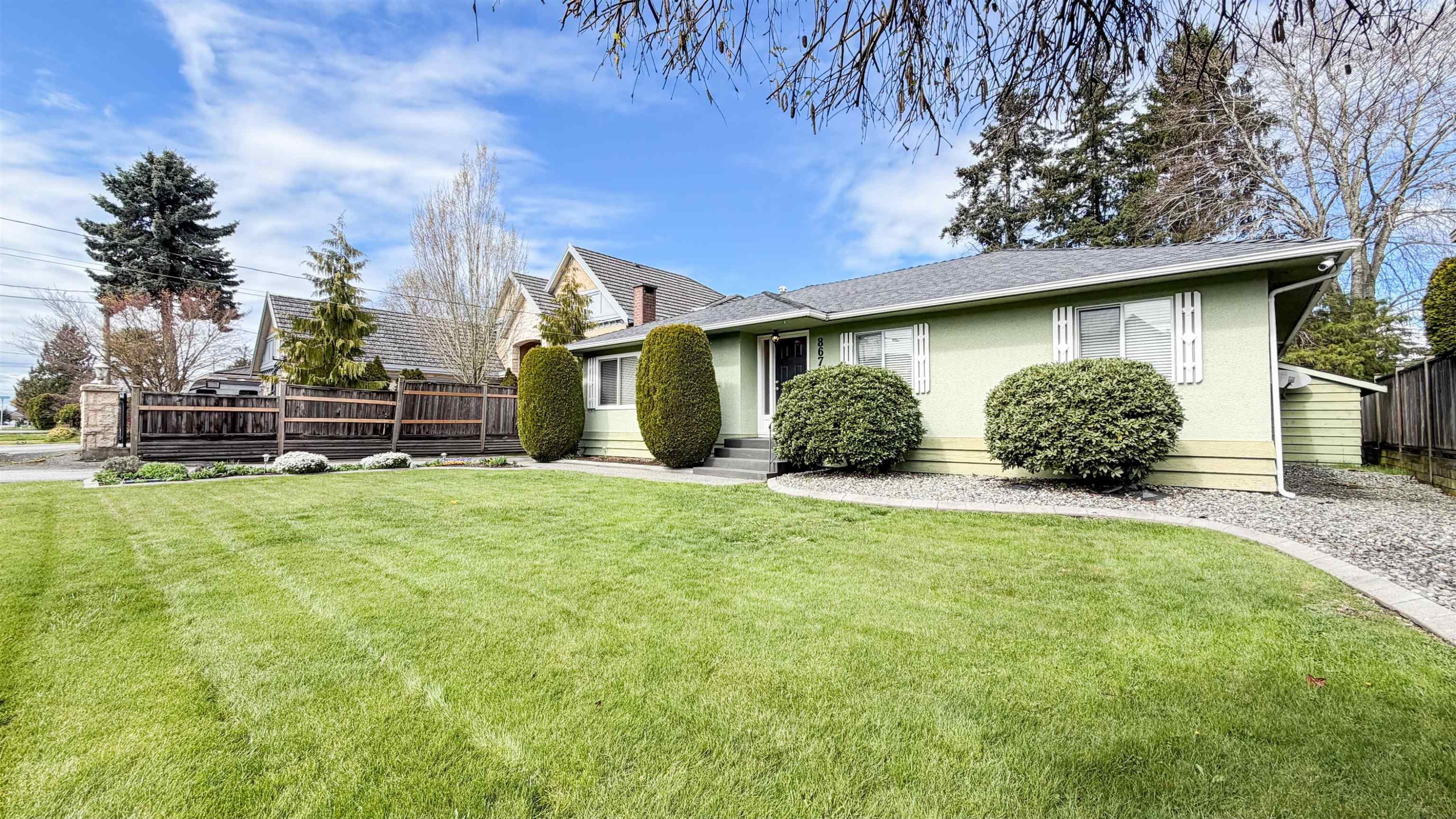 8671 Mowbray Road, Richmond, BC