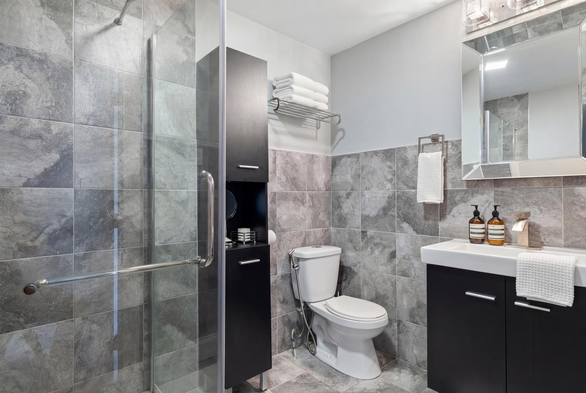 261 4Th Street E, North Vancouver, BC