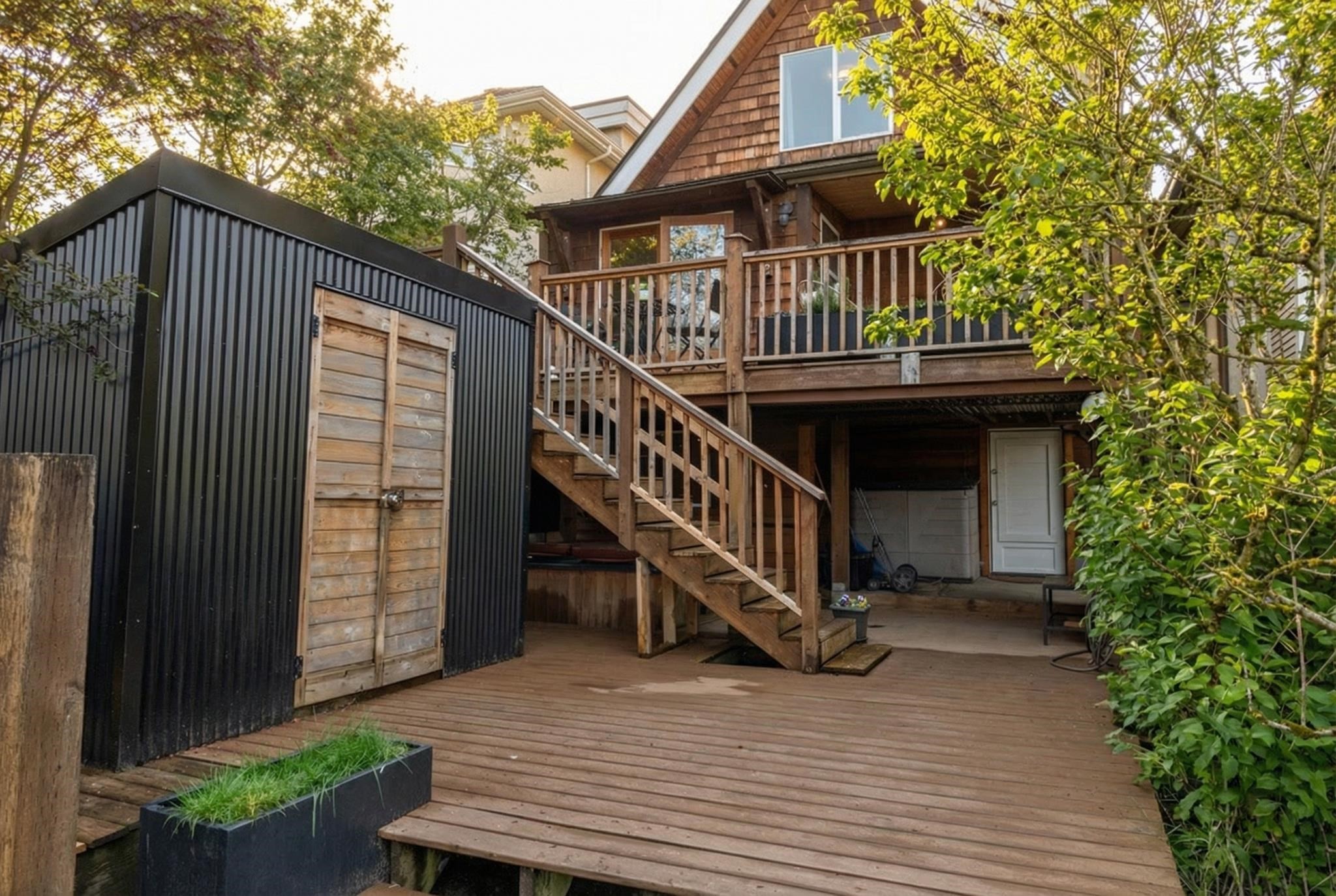 261 4Th Street E, North Vancouver, BC