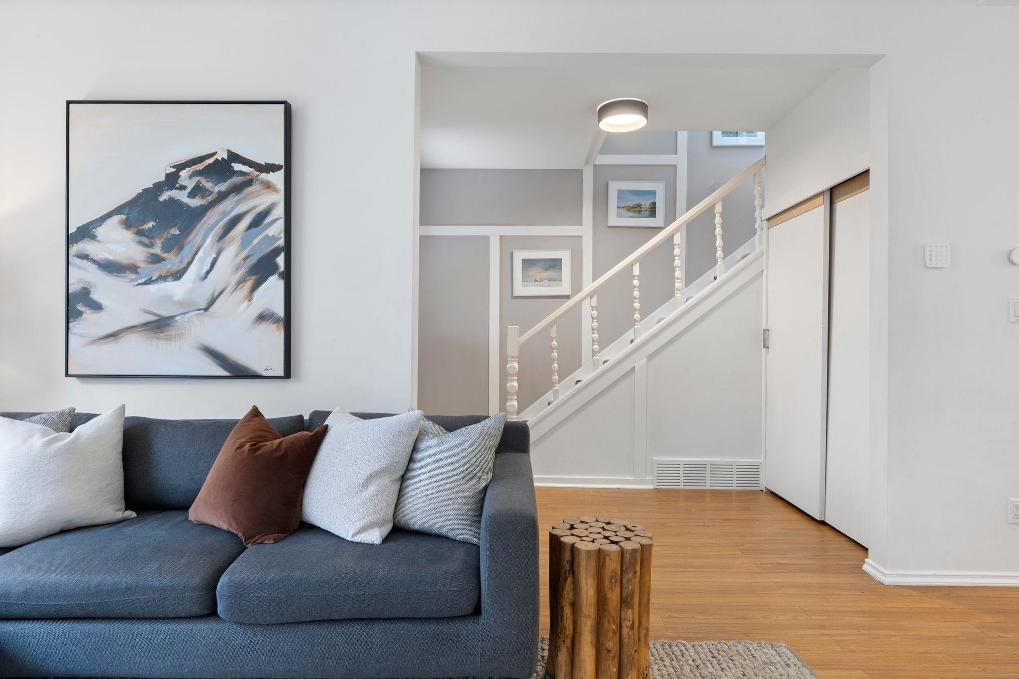 261 4Th Street E, North Vancouver, BC