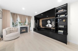 19-12188 Harris Road Pitt Meadows, BC V3Y 2N3