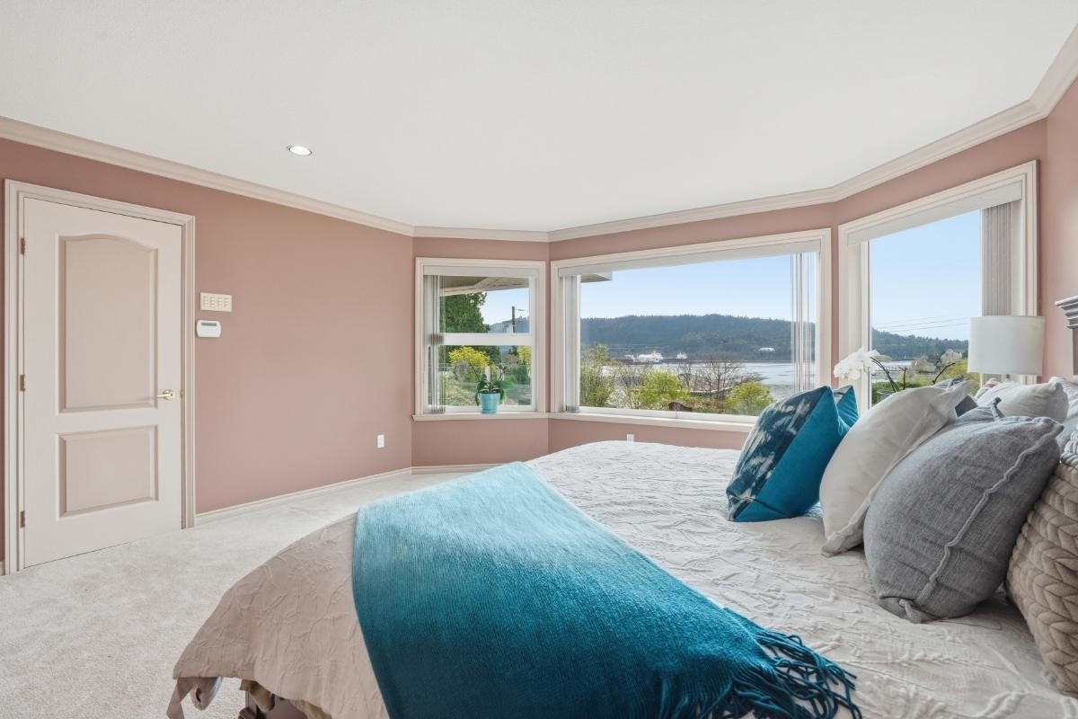 4493 Epps Avenue, North Vancouver, BC