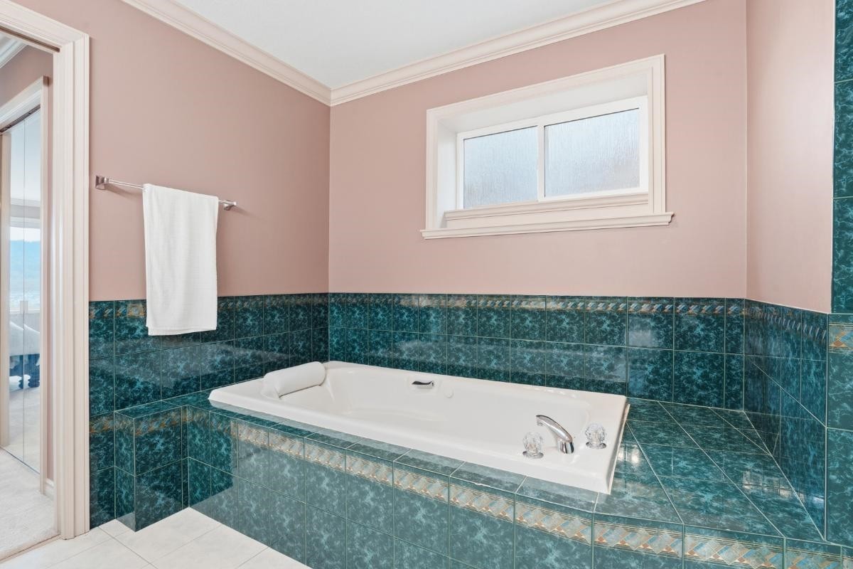 4493 Epps Avenue, North Vancouver, BC