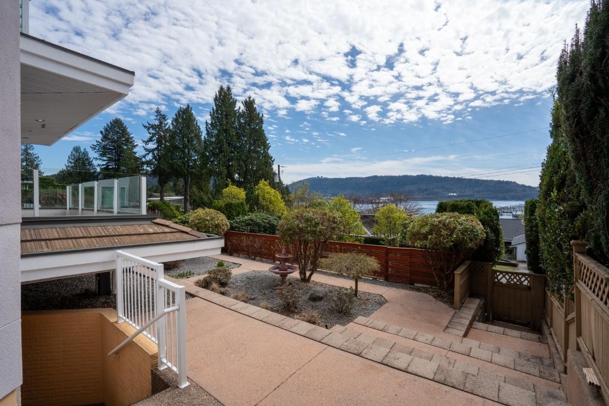 4493 Epps Avenue, North Vancouver, BC