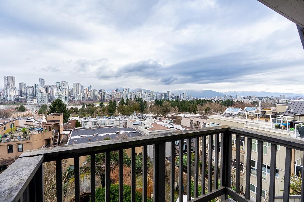 967 8Th Avenue W, Vancouver, BC
