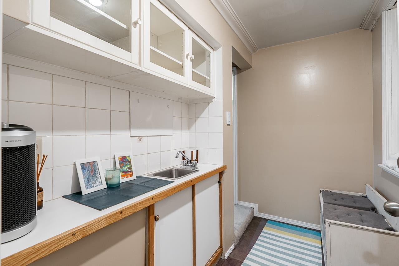 967 8Th Avenue W, Vancouver, BC