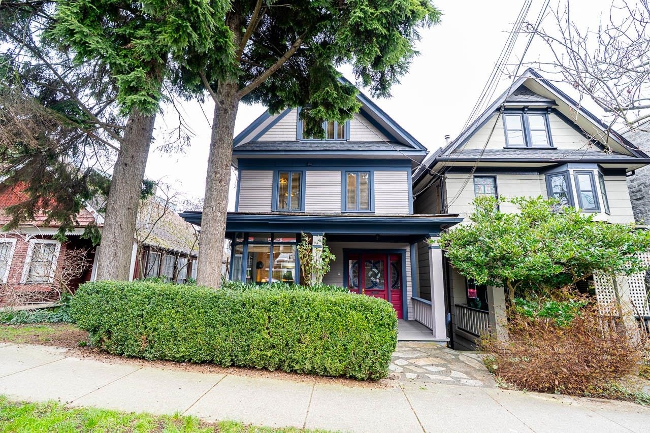 967 8Th Avenue W, Vancouver, BC