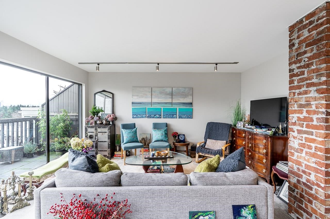 967 8Th Avenue W, Vancouver, BC