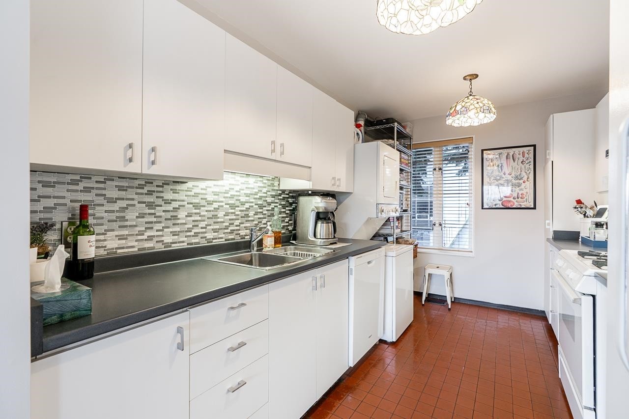 967 8Th Avenue W, Vancouver, BC