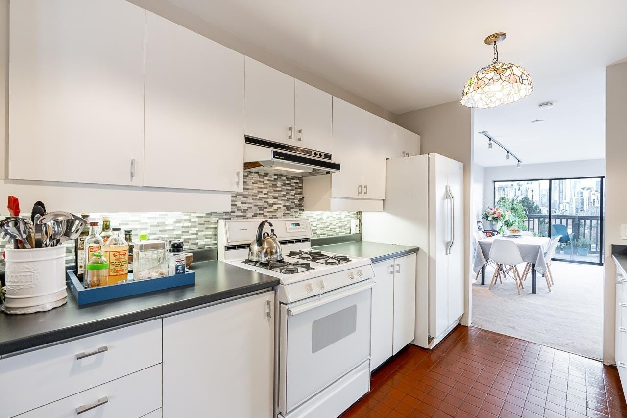 967 8Th Avenue W, Vancouver, BC