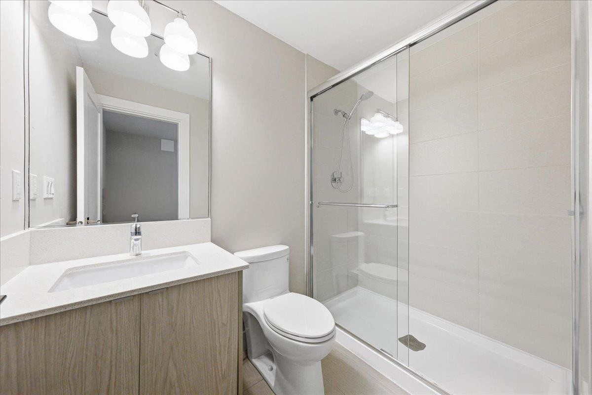 210 5Th Street W, North Vancouver, BC