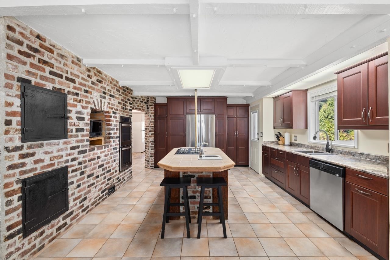 986 Porter Street, Coquitlam, BC