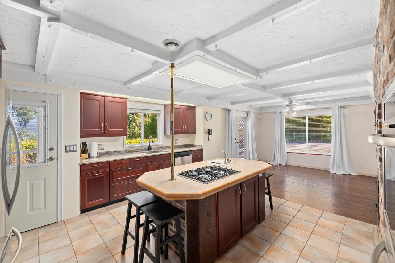 986 Porter Street, Coquitlam, BC