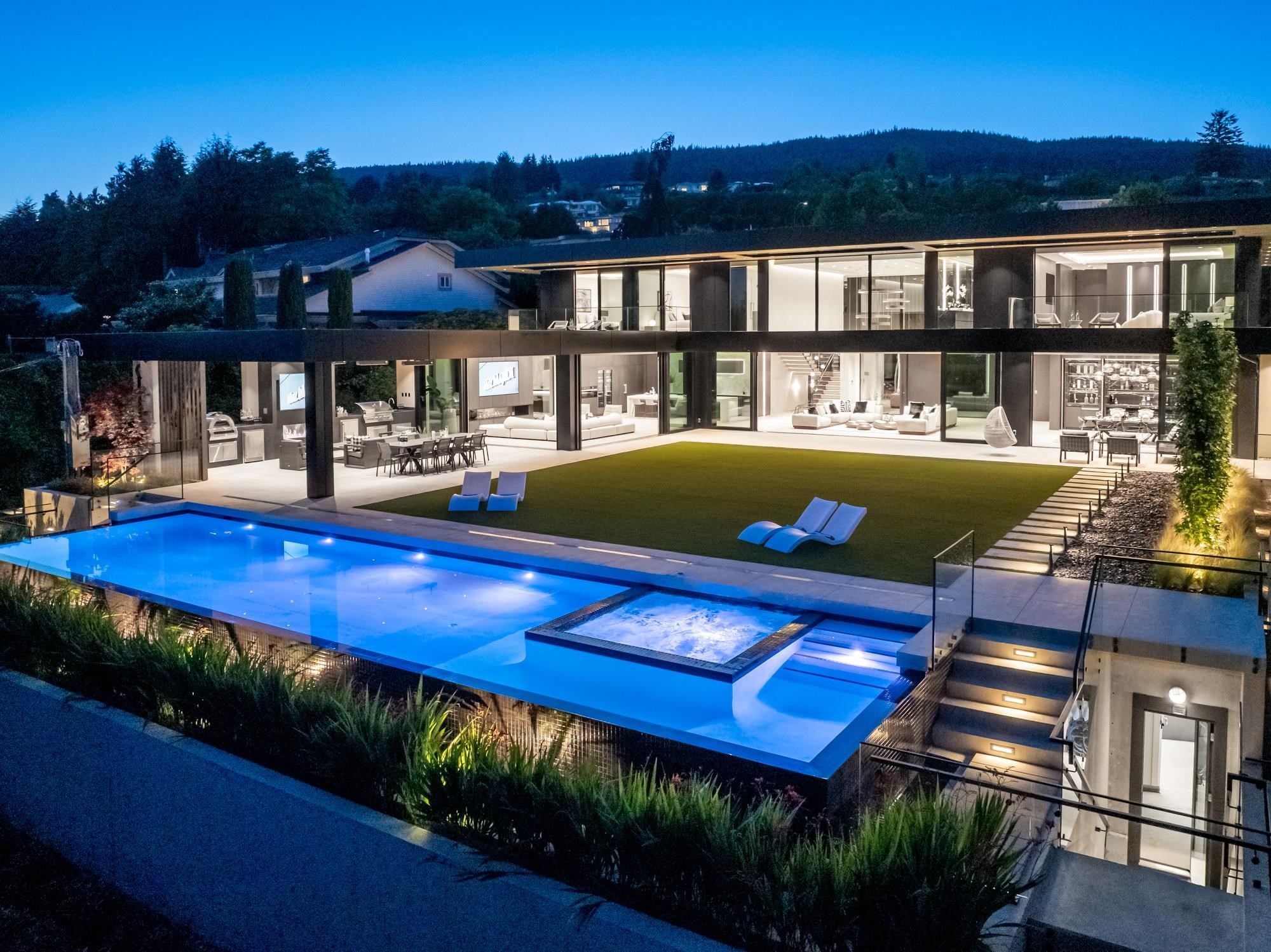 690 Knockmaroon Road, West Vancouver, BC