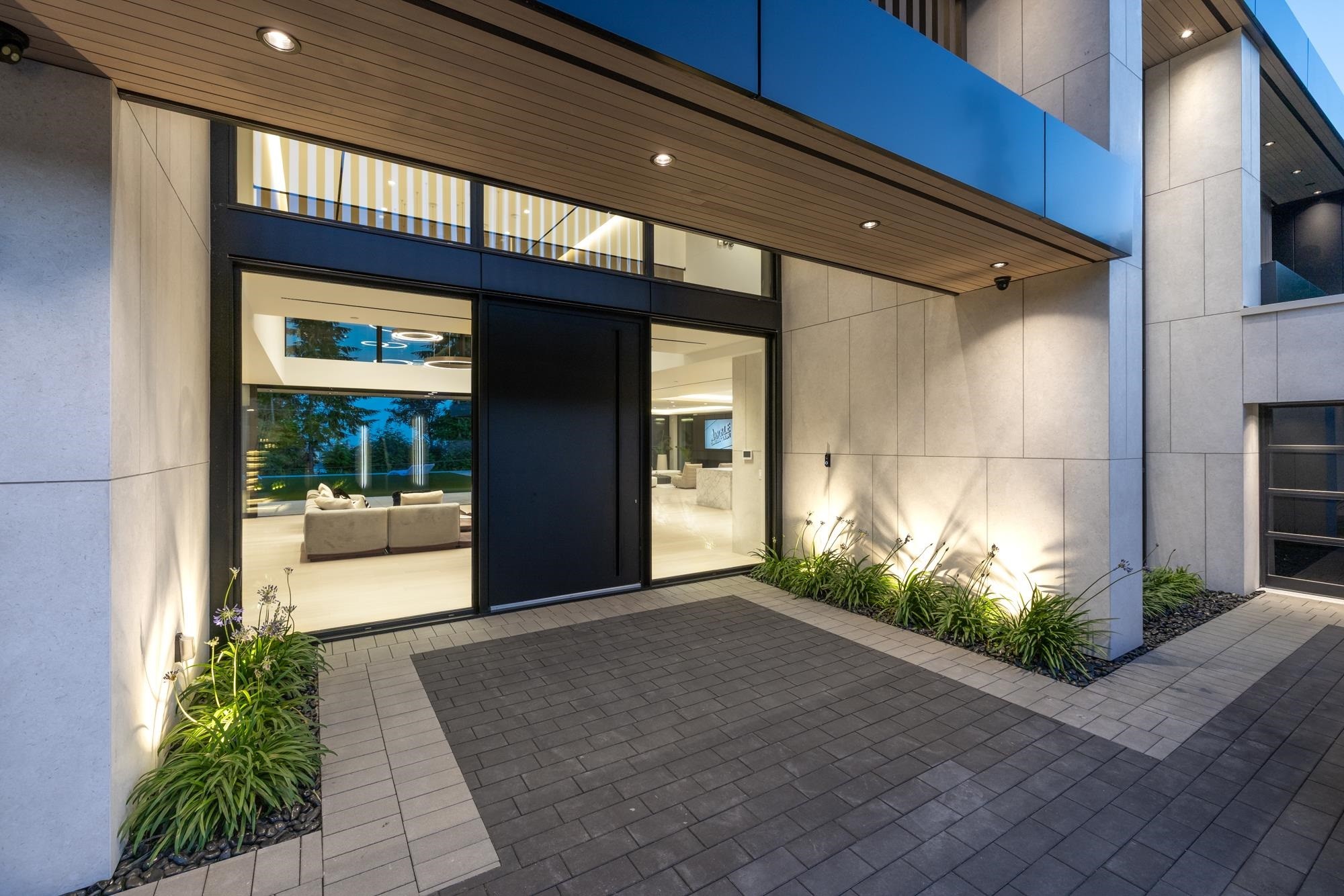 690 Knockmaroon Road, West Vancouver, BC