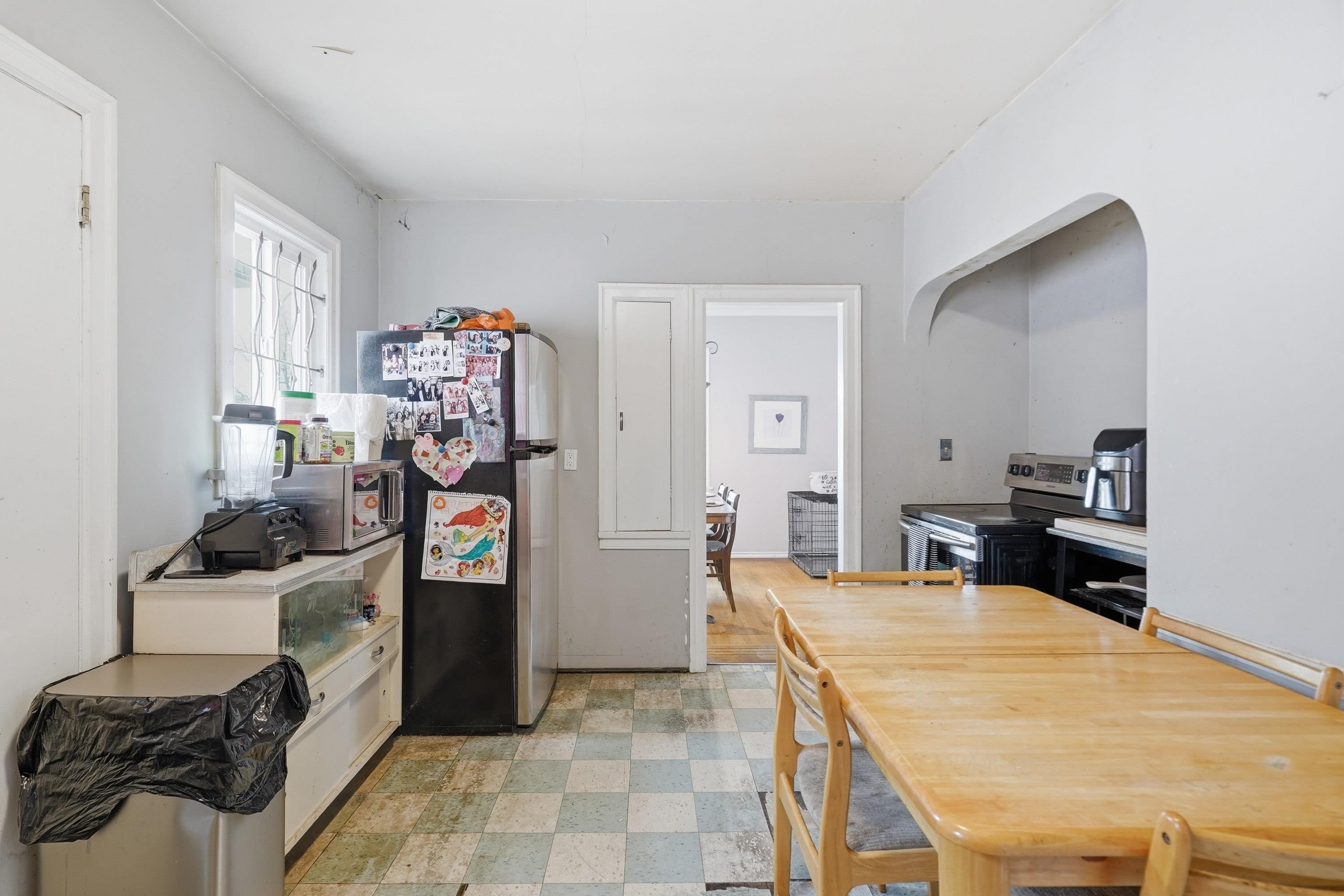 2349 Pender Street E, Vancouver, BC