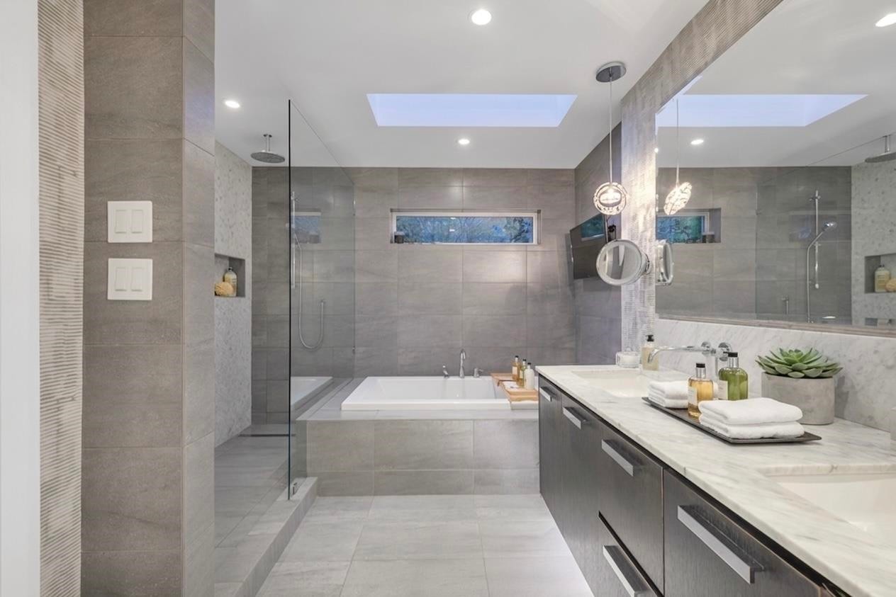 3305 Westmount Road, West Vancouver, BC