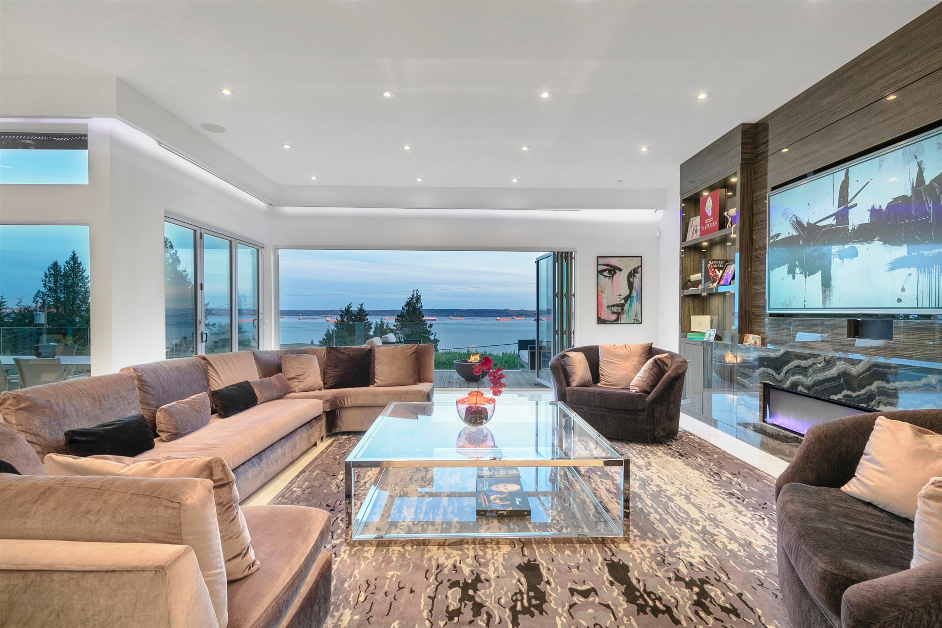 3305 Westmount Road, West Vancouver, BC