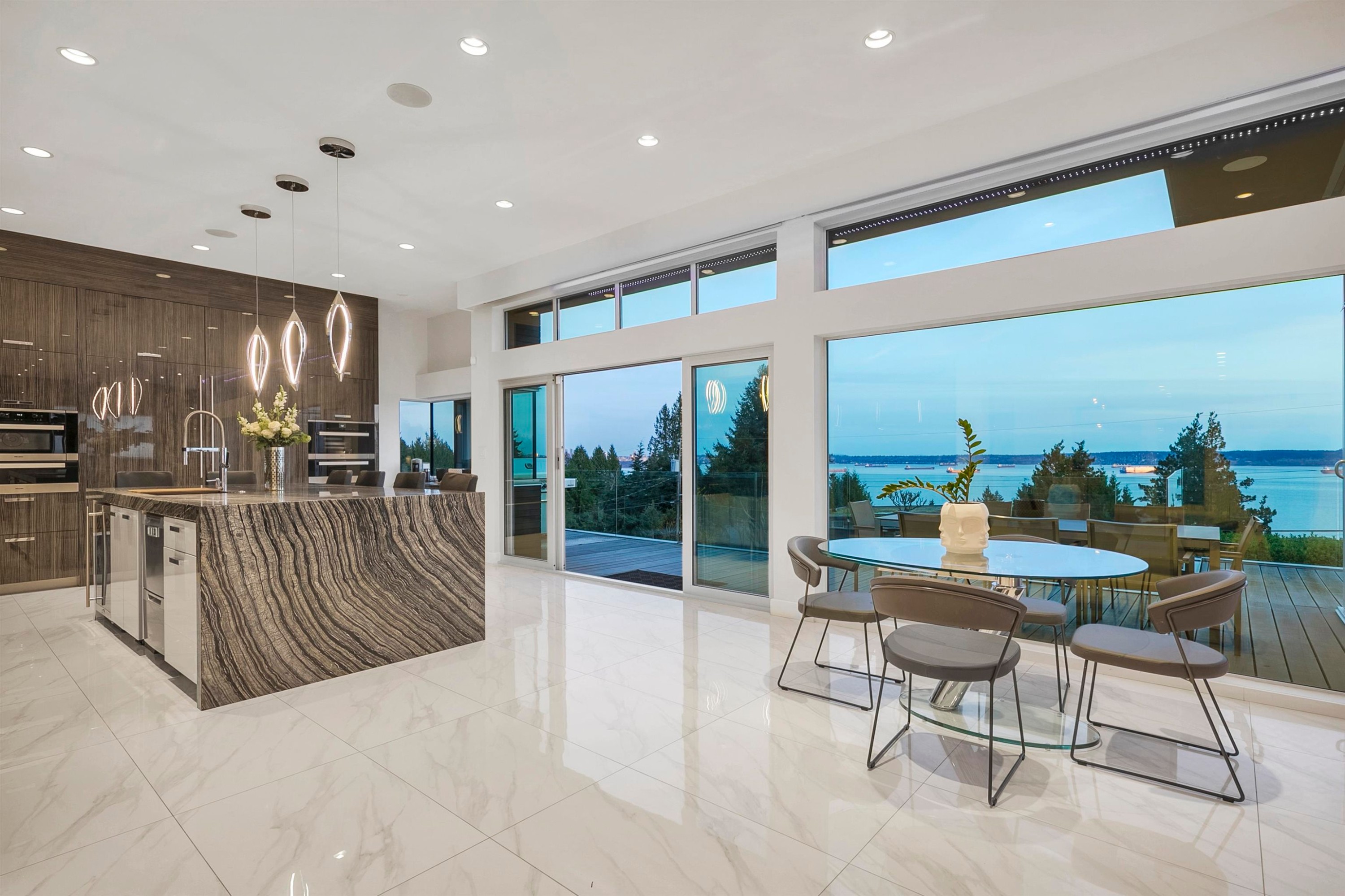 3305 Westmount Road, West Vancouver, BC