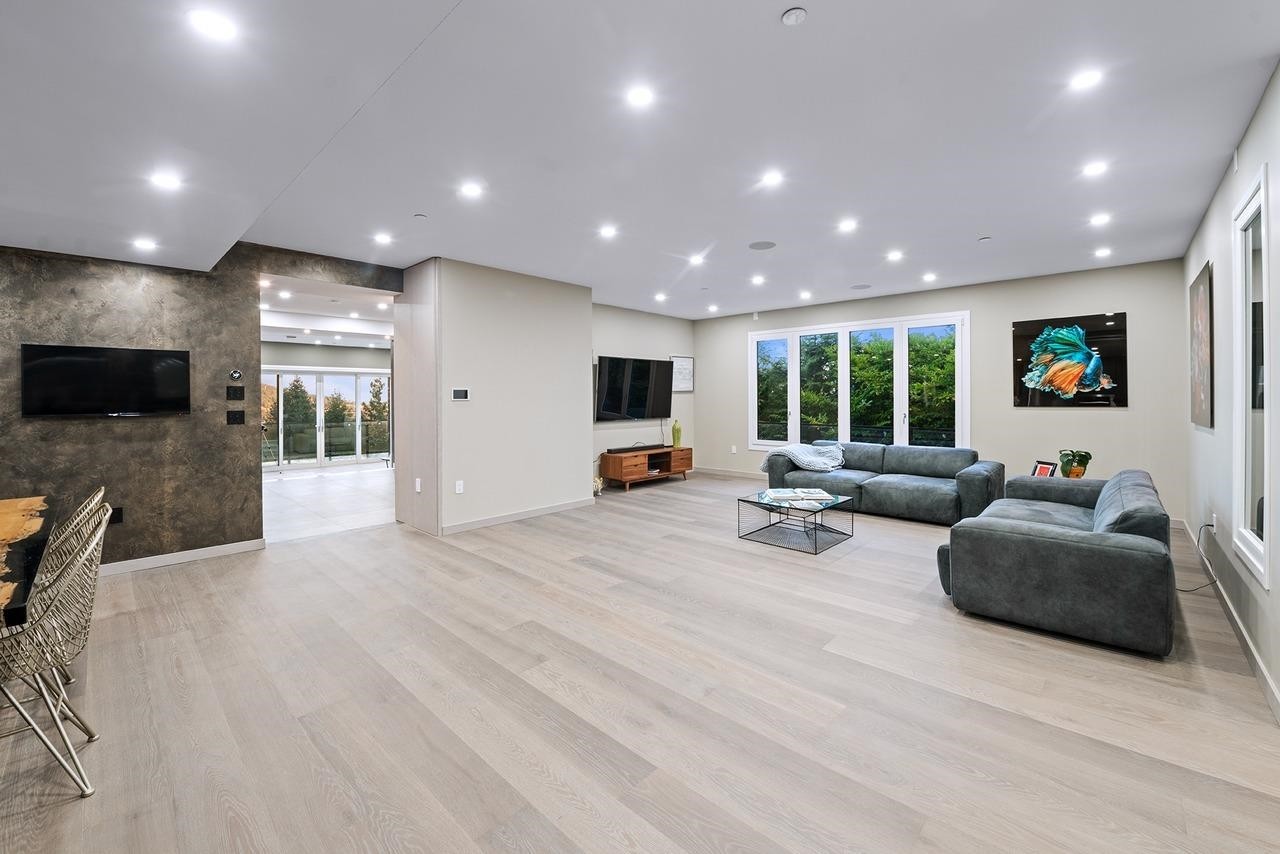 592 Craigmohr Drive, West Vancouver, BC