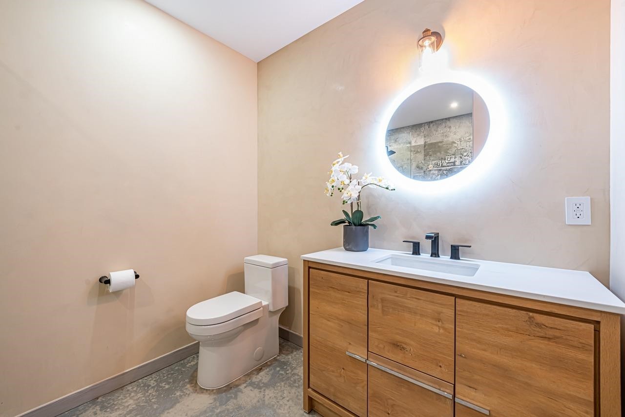 592 Craigmohr Drive, West Vancouver, BC