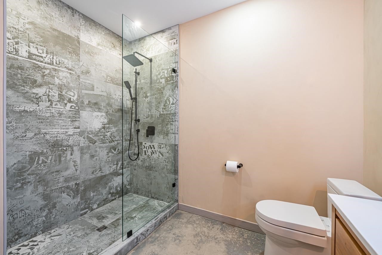 592 Craigmohr Drive, West Vancouver, BC