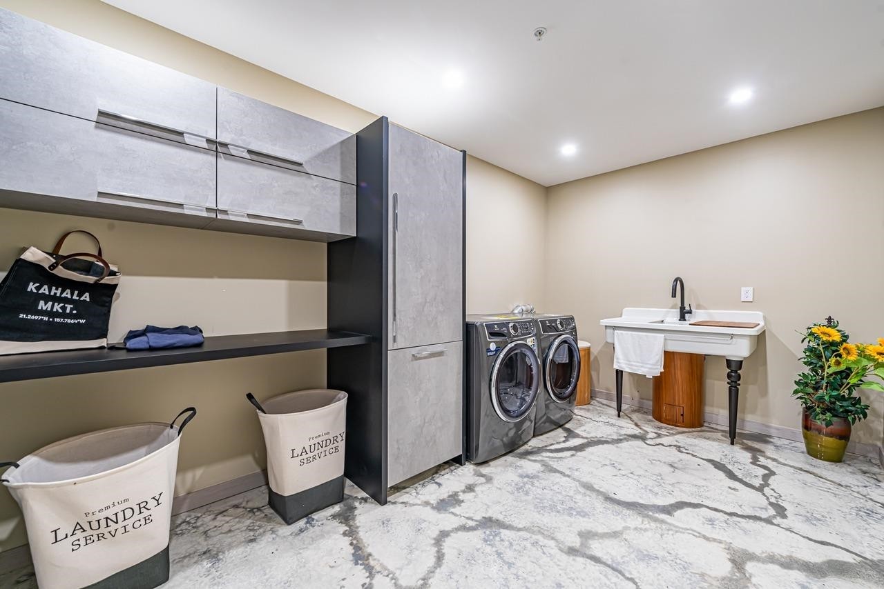 592 Craigmohr Drive, West Vancouver, BC
