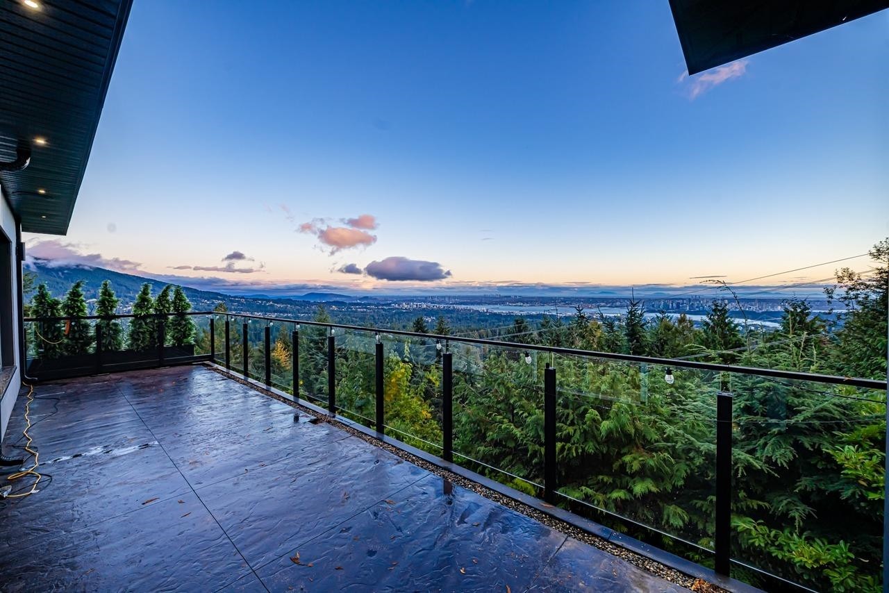 592 Craigmohr Drive, West Vancouver, BC