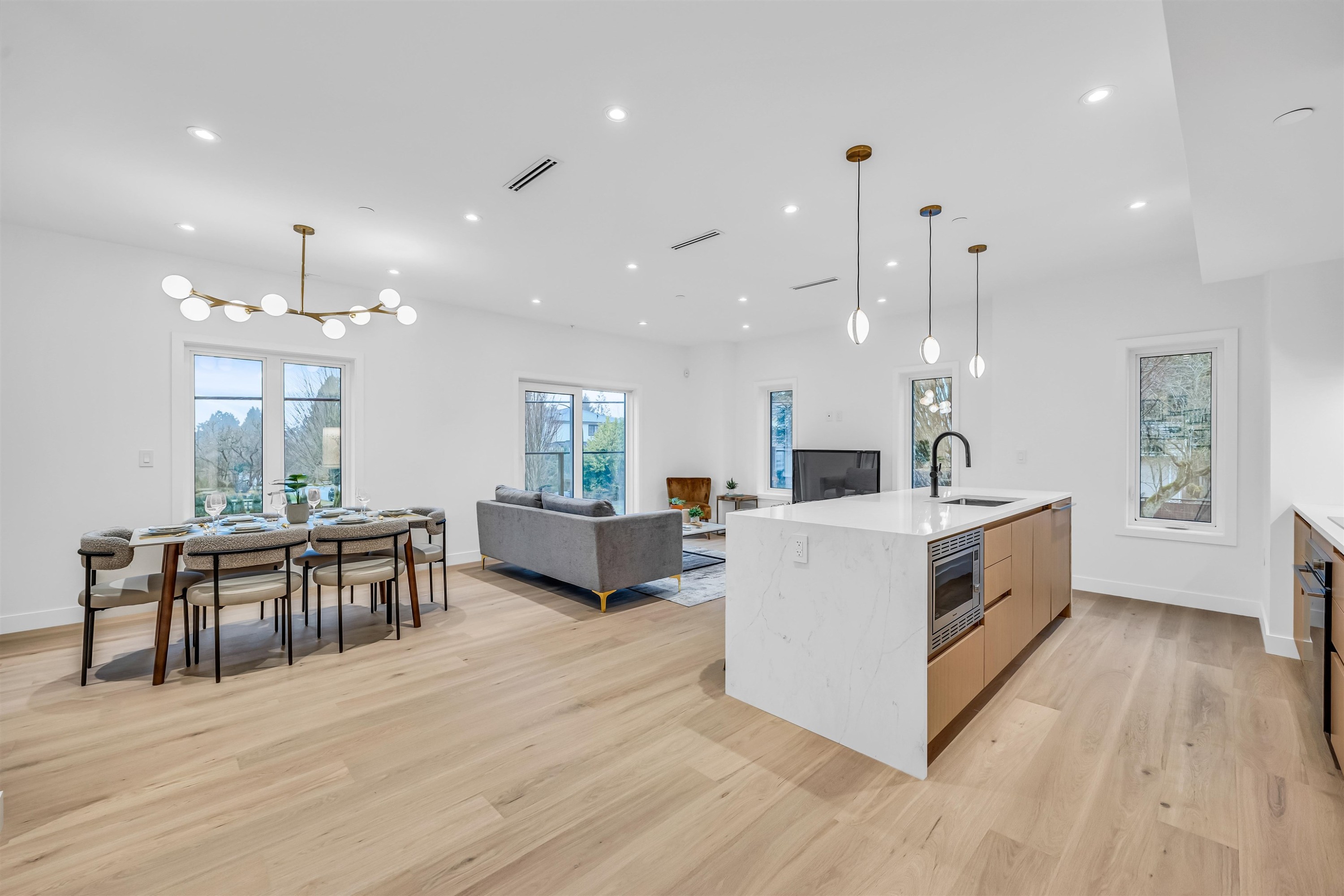 1016 52Nd Avenue W, Vancouver, BC