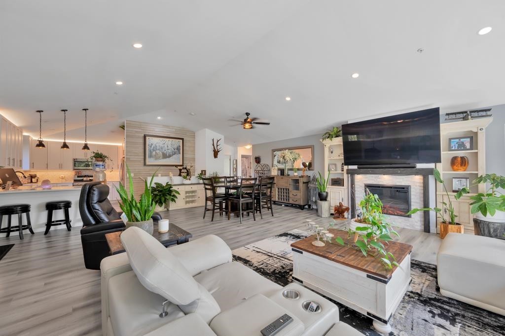 21199 River Road, Maple Ridge, BC