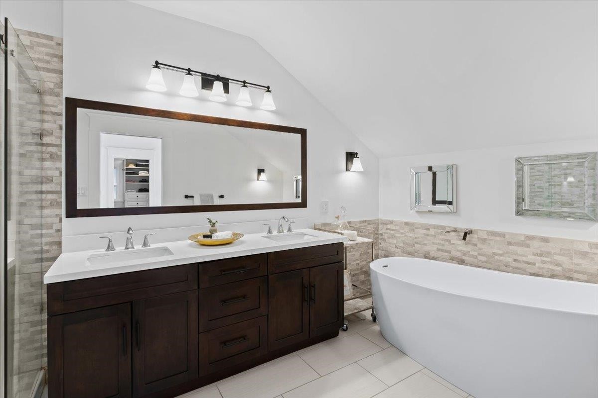 2755 42Nd Avenue W, Vancouver, BC