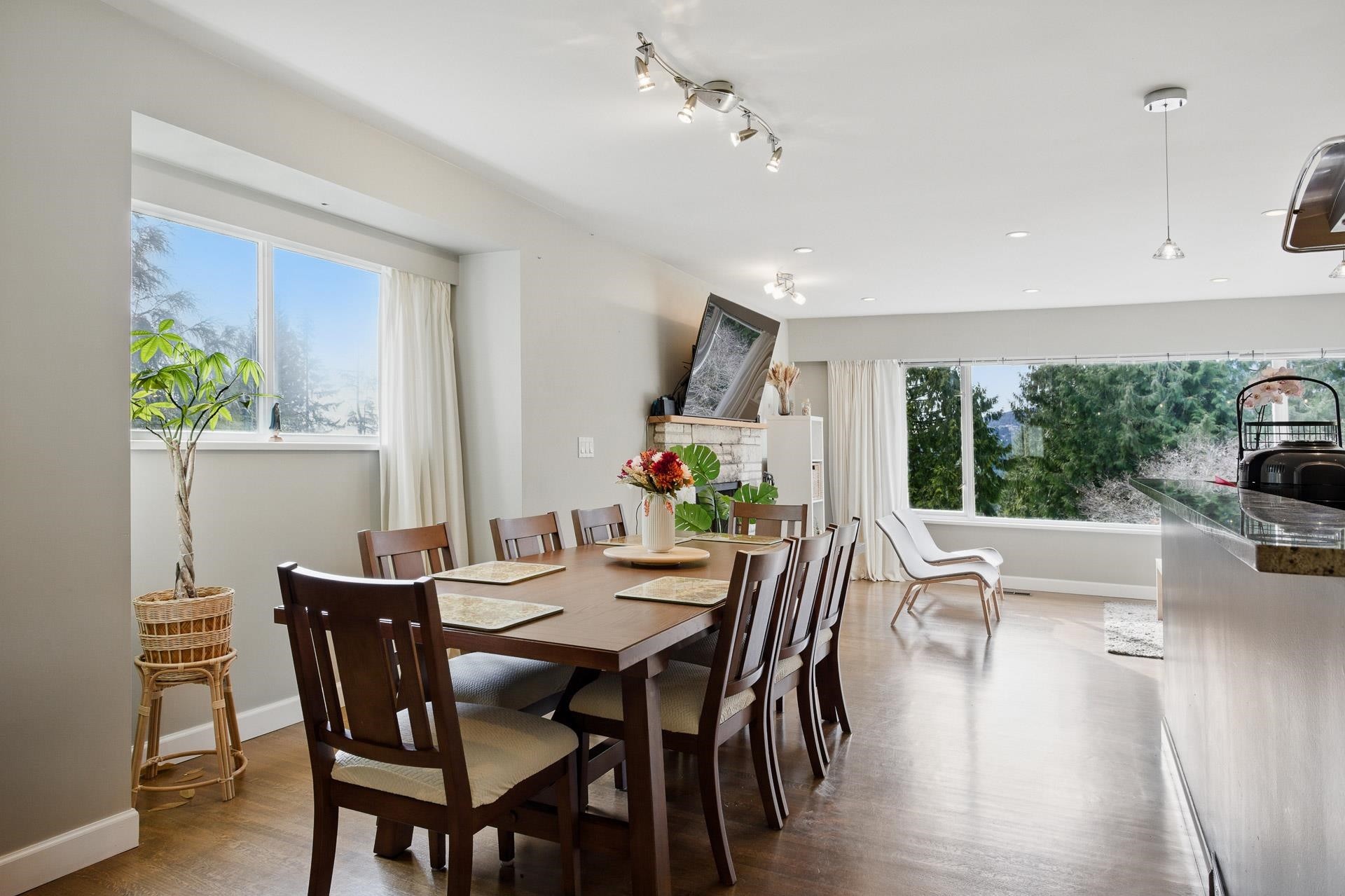 4938 Redonda Drive, North Vancouver, BC