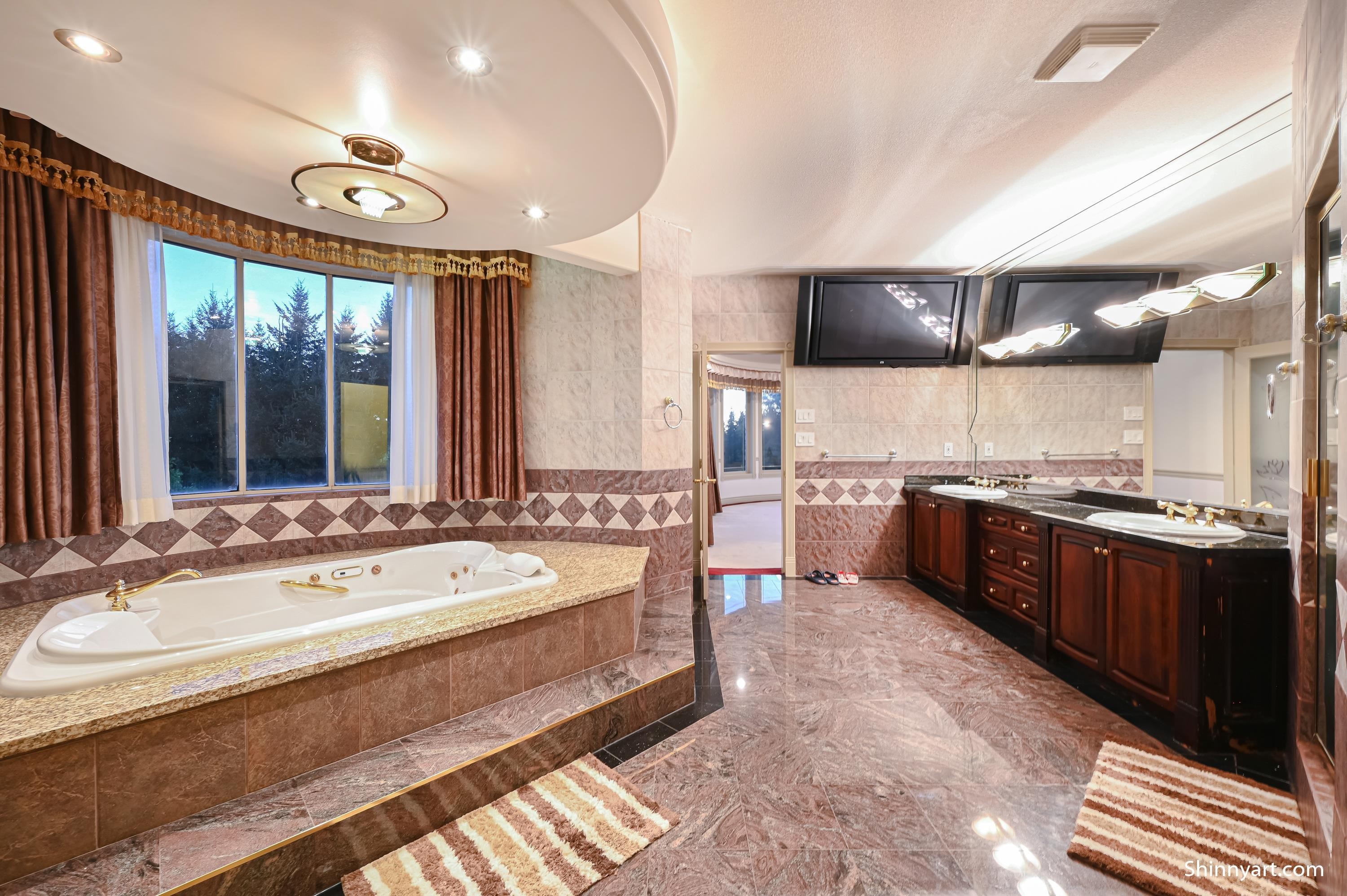 3063 Plateau Boulevard, Coquitlam, BC