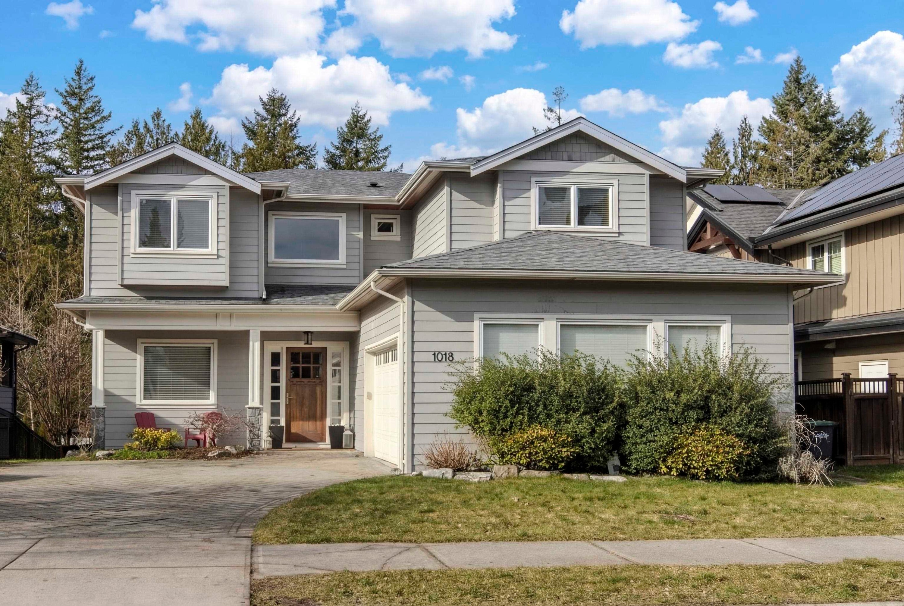 1018 Jay Crescent, Squamish, BC