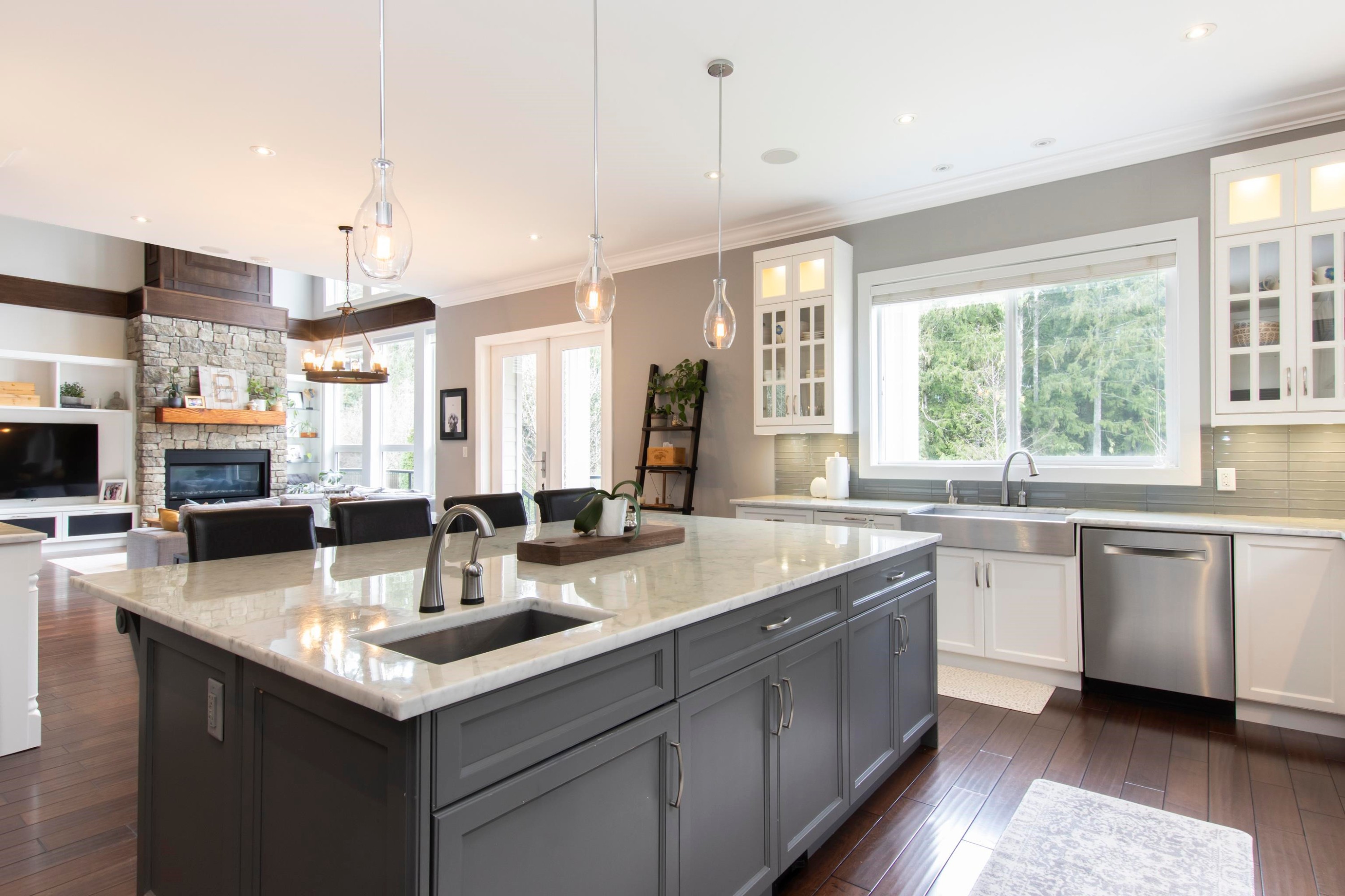 1018 Jay Crescent, Squamish, BC