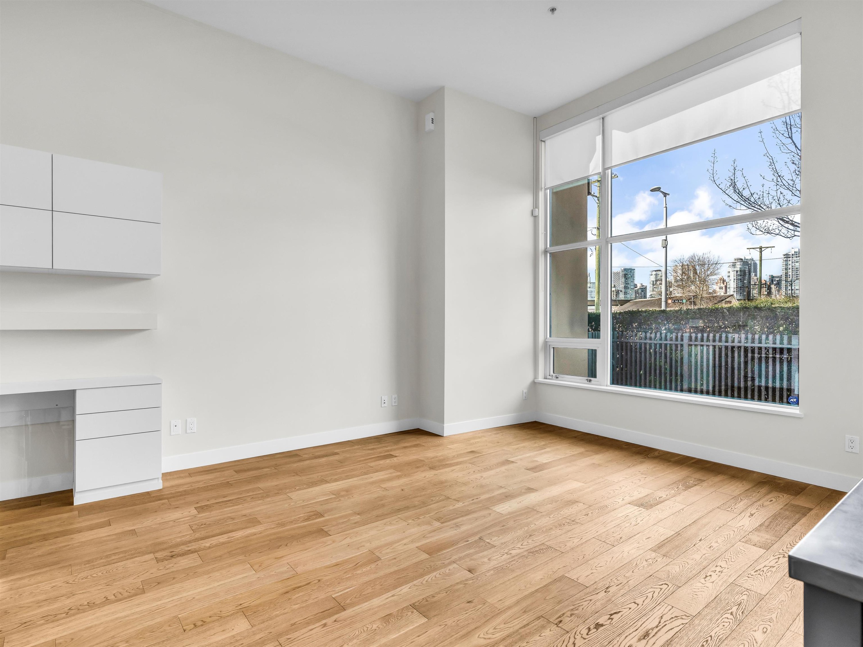 296 1St Avenue W, Vancouver, BC