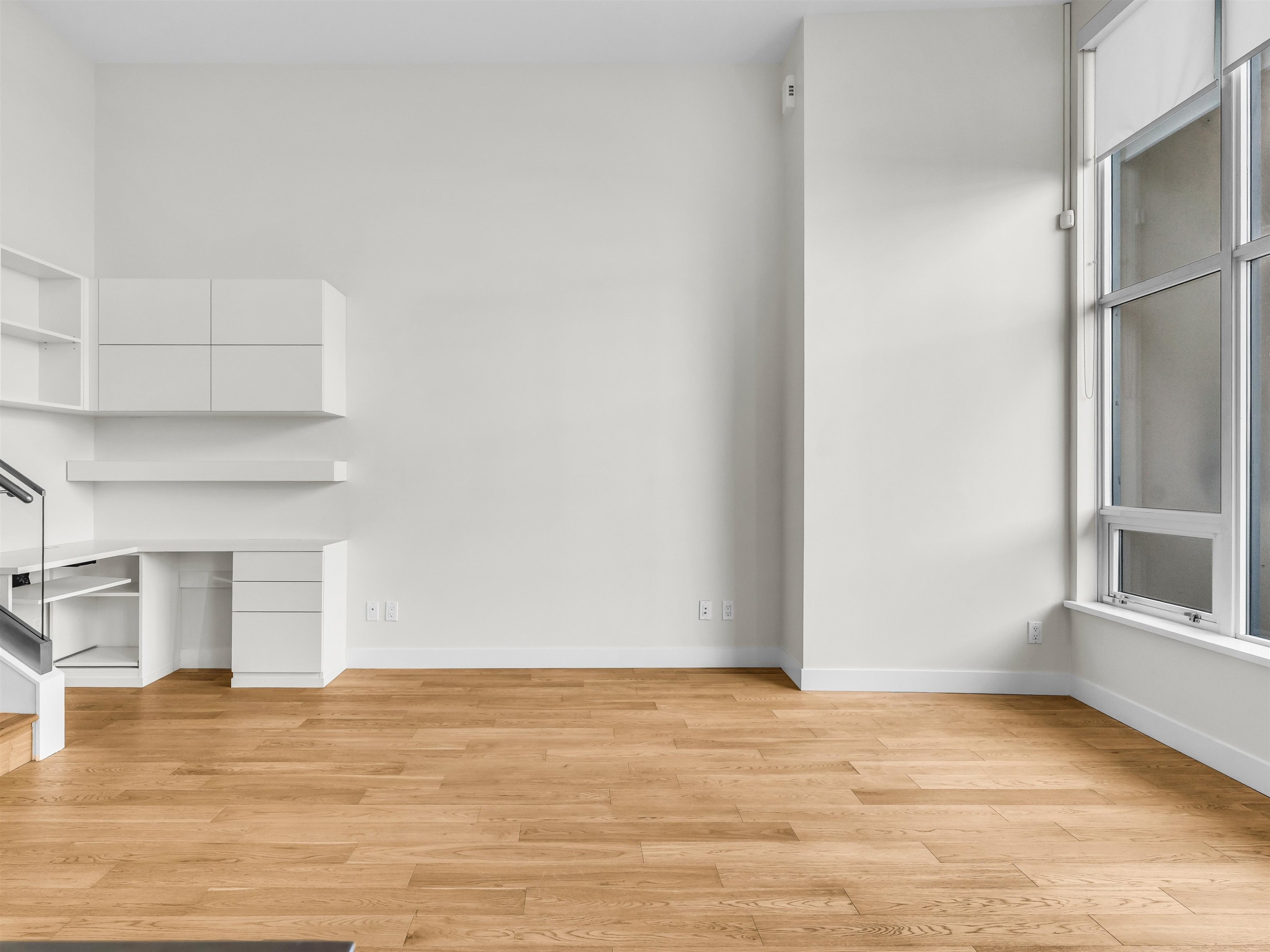 296 1St Avenue W, Vancouver, BC