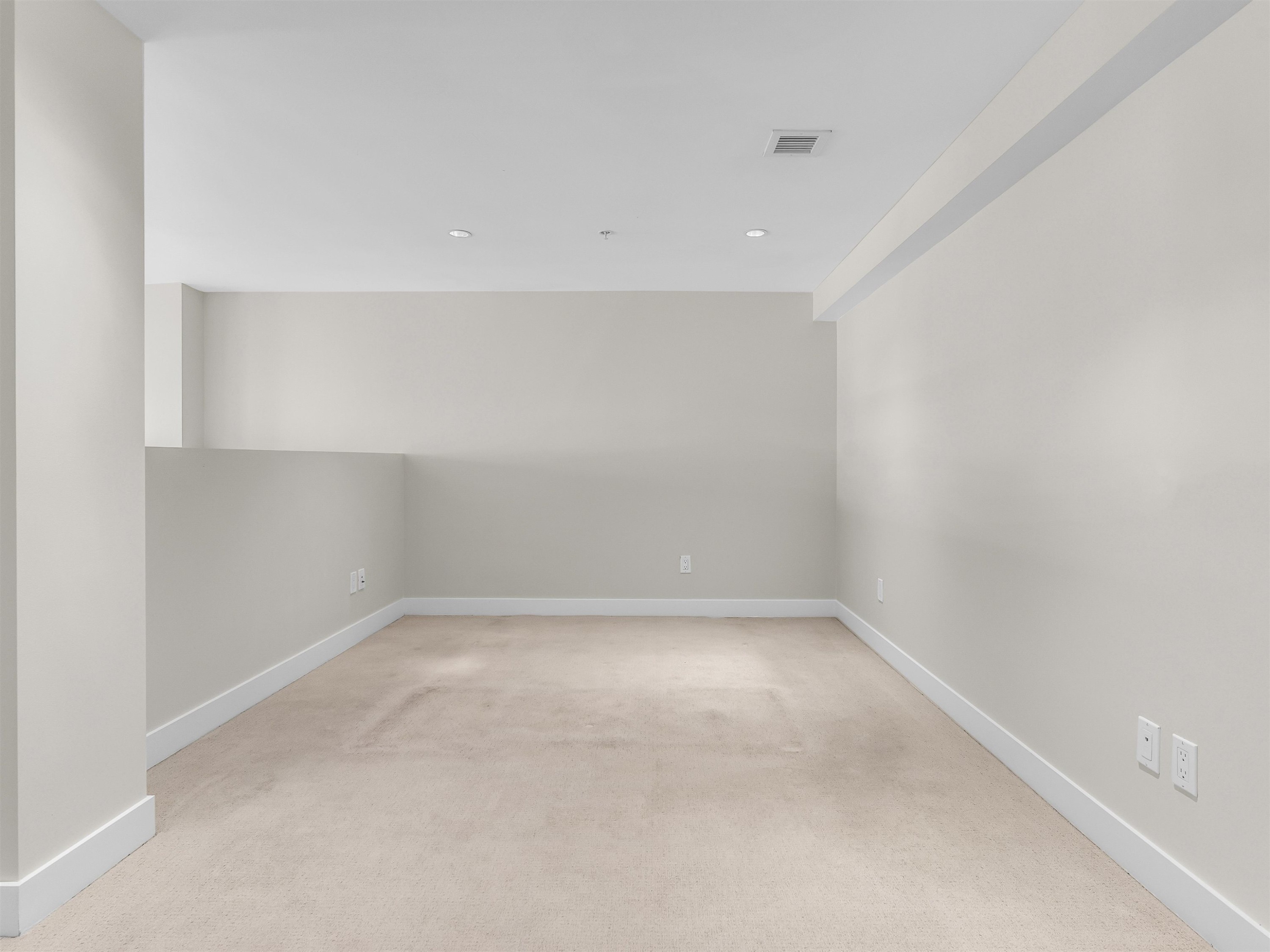 296 1St Avenue W, Vancouver, BC