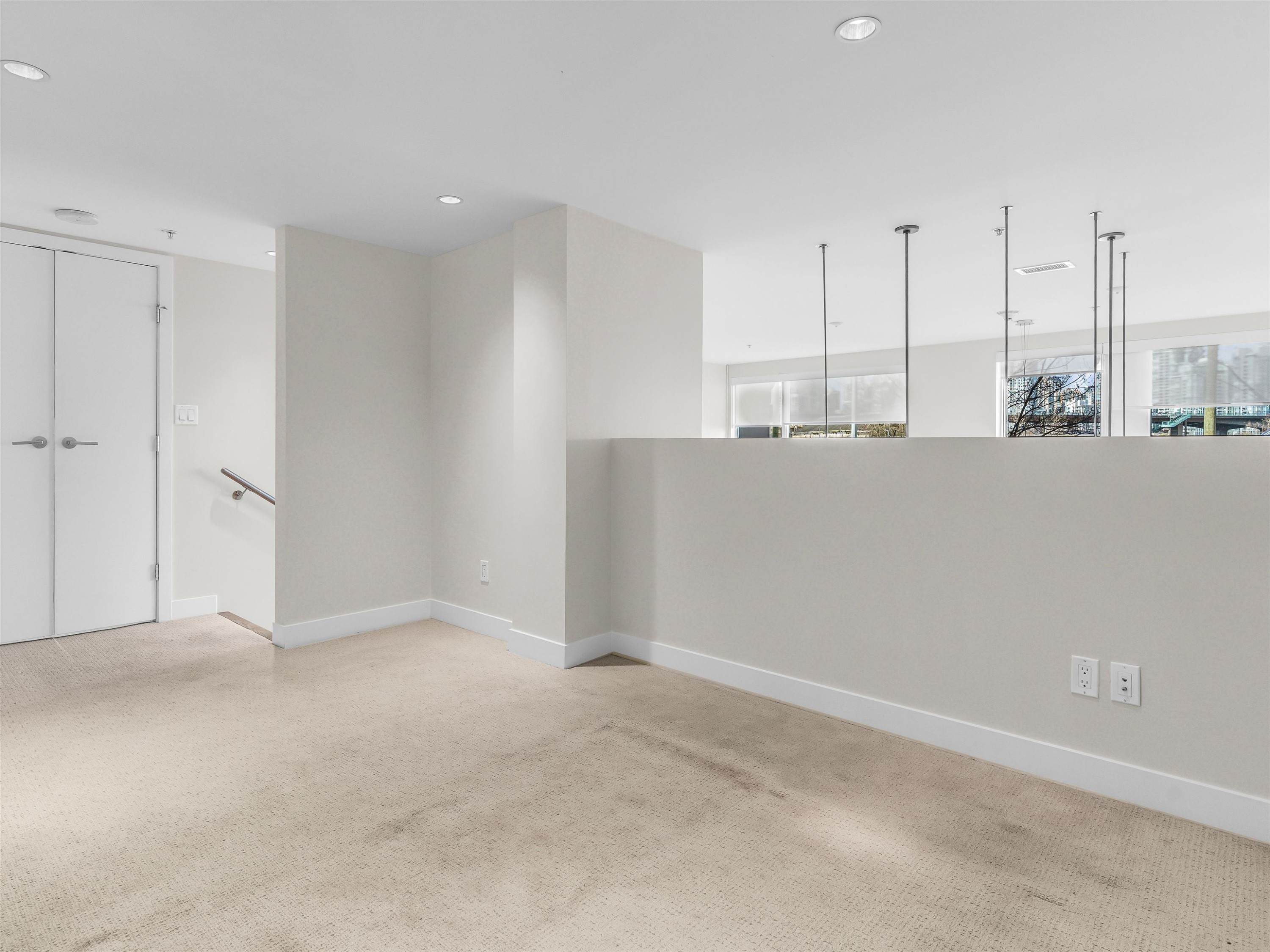 296 1St Avenue W, Vancouver, BC